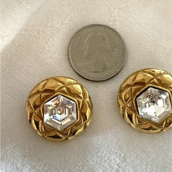 Chanel vintage gold & crystal clip on earrings Authentic - Picture 4 of 4
